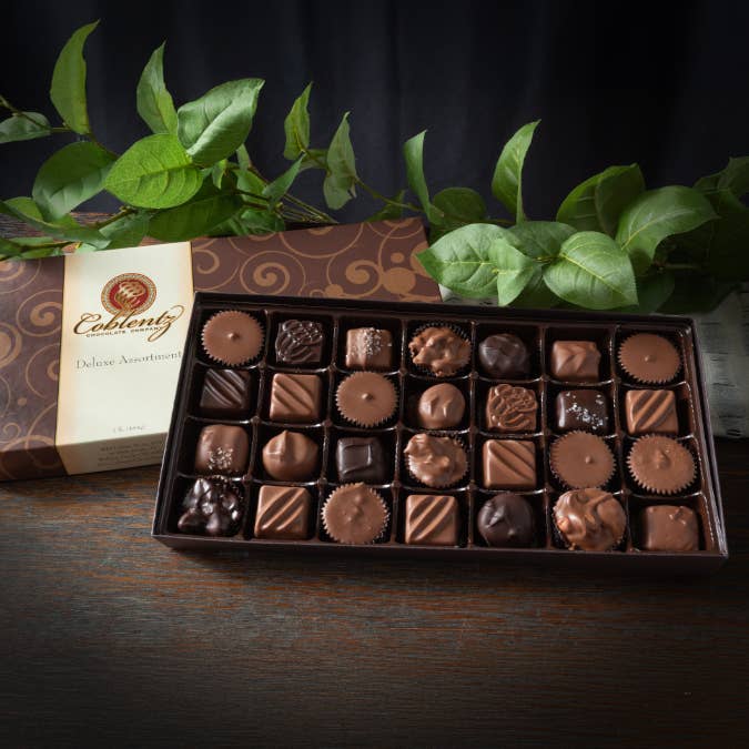 Deluxe Assortment Gift Box 16 oz