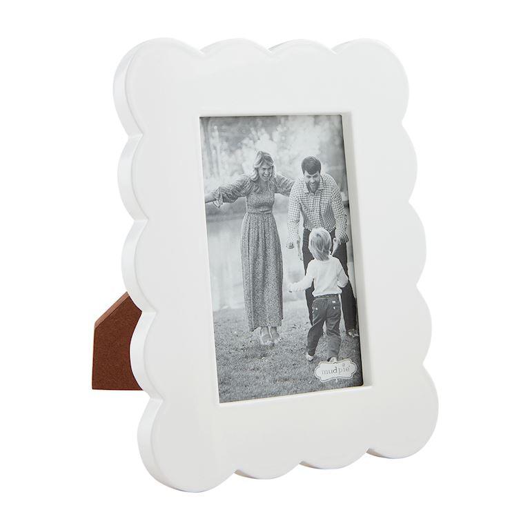 Small Scallop Lacquer Frame - The Floratory